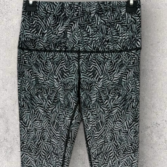 Lululemon Wunder Under Pant - Picture 3 of 12